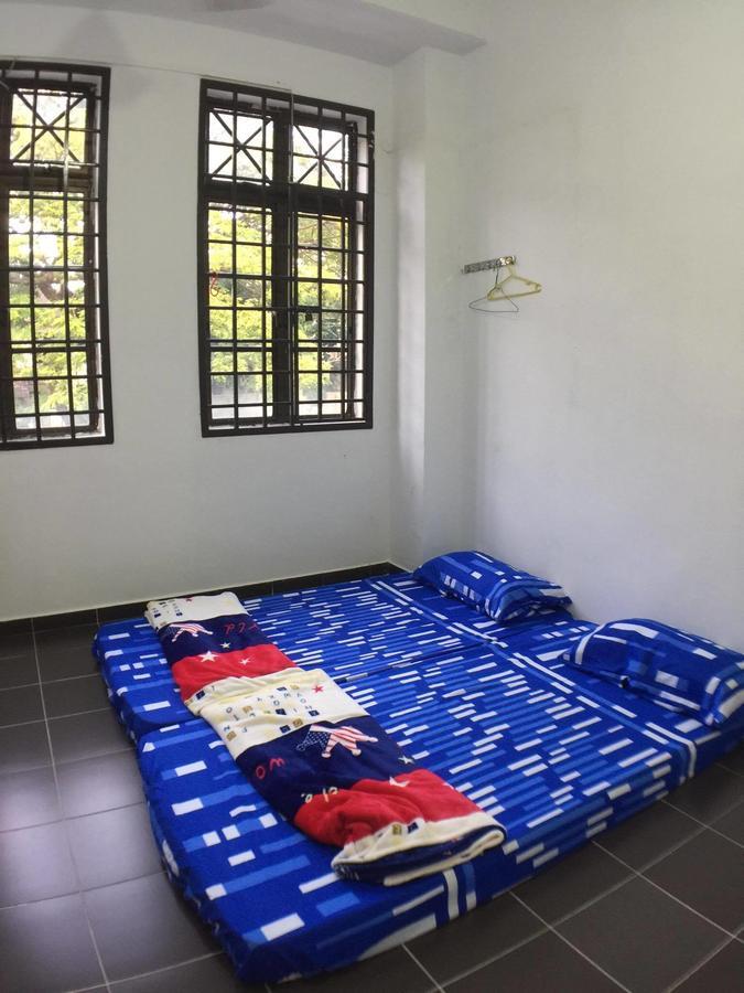 Jiaxin Hostel Улу Тирам Екстериор снимка