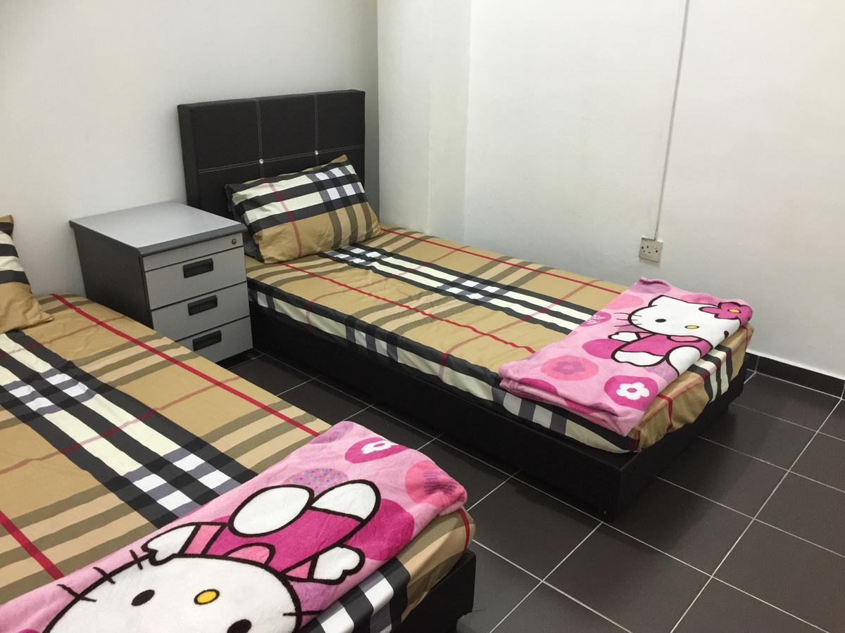 Jiaxin Hostel Улу Тирам Екстериор снимка