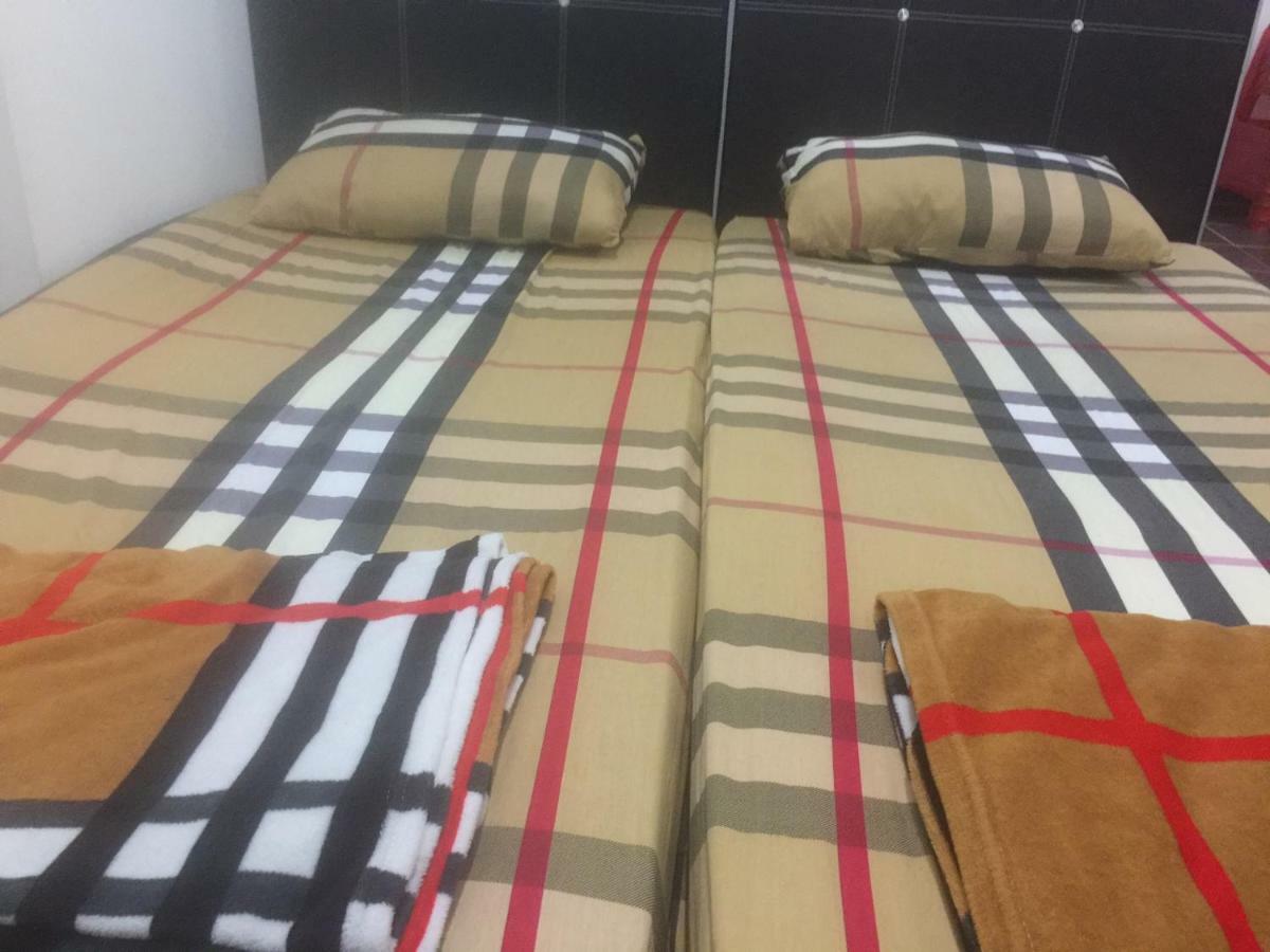 Jiaxin Hostel Улу Тирам Екстериор снимка