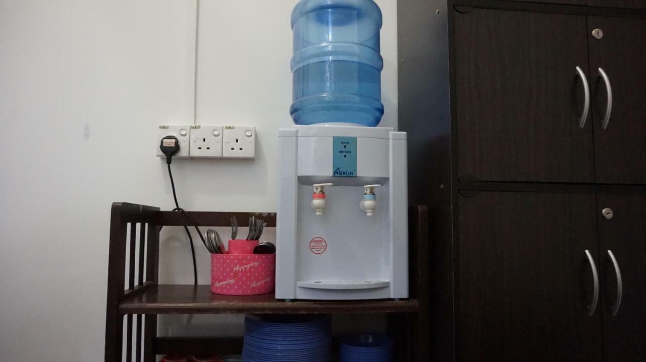 Jiaxin Hostel Улу Тирам Екстериор снимка