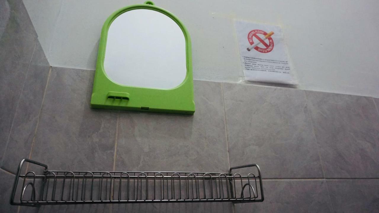 Jiaxin Hostel Улу Тирам Екстериор снимка