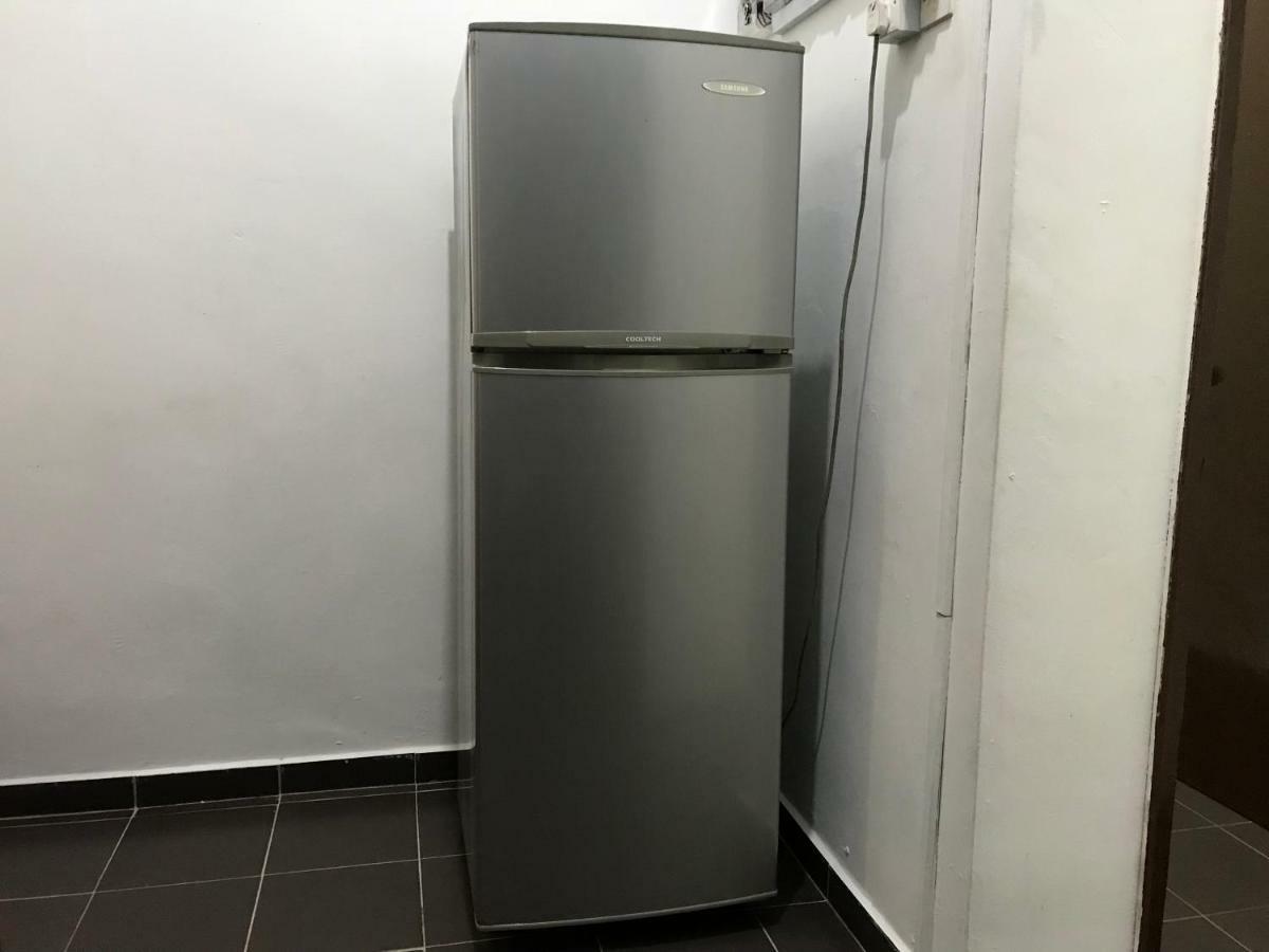 Jiaxin Hostel Улу Тирам Екстериор снимка