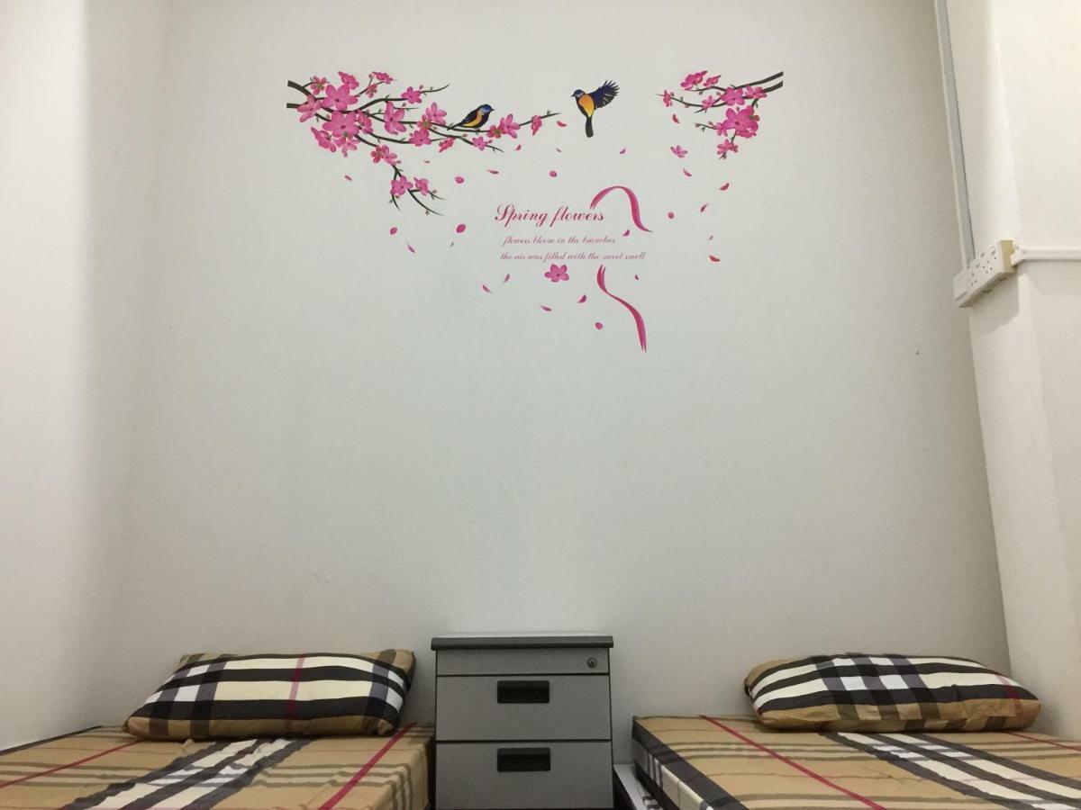 Jiaxin Hostel Улу Тирам Екстериор снимка